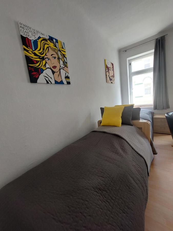 Schoene Zwei-Zimmer-Wohnung "W2" Mit 4 Einzelbetten Und Wlan In Zwenkau Bei Leipzig Im Neuseenland Экстерьер фото