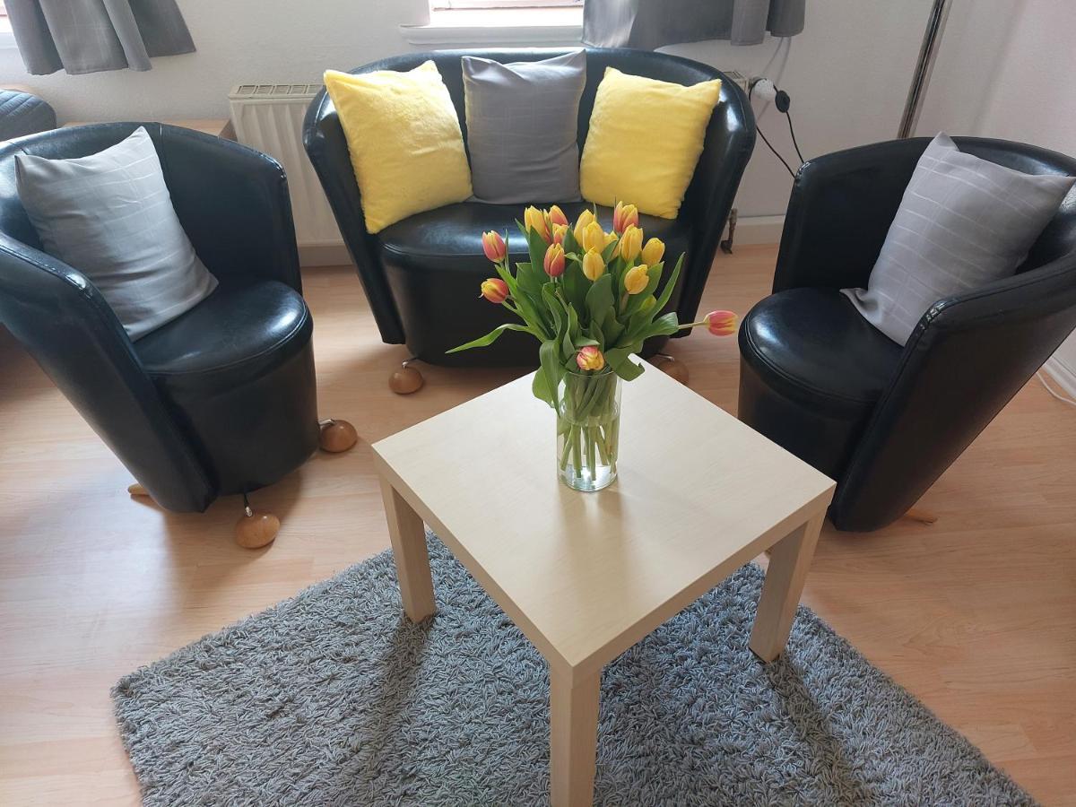 Schoene Zwei-Zimmer-Wohnung "W2" Mit 4 Einzelbetten Und Wlan In Zwenkau Bei Leipzig Im Neuseenland Экстерьер фото