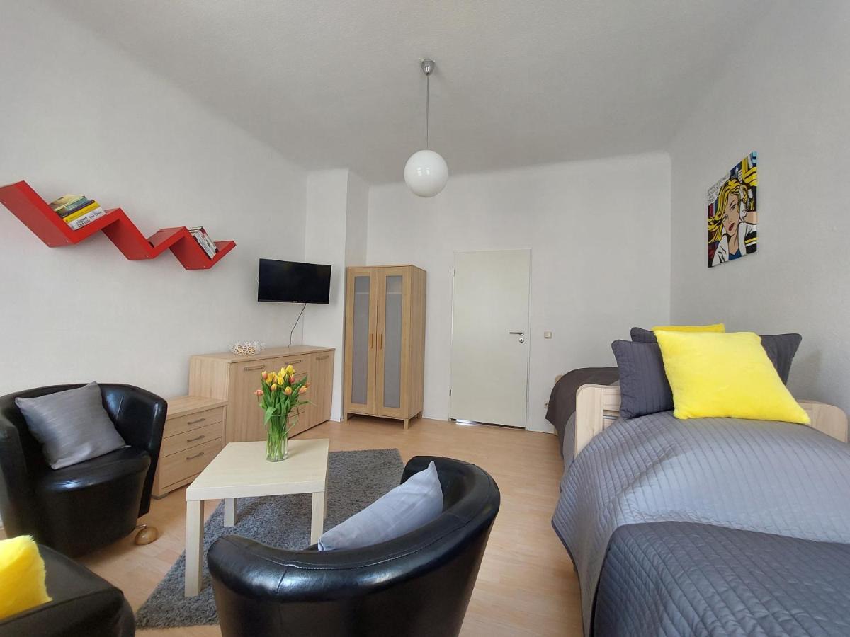Schoene Zwei-Zimmer-Wohnung "W2" Mit 4 Einzelbetten Und Wlan In Zwenkau Bei Leipzig Im Neuseenland Экстерьер фото
