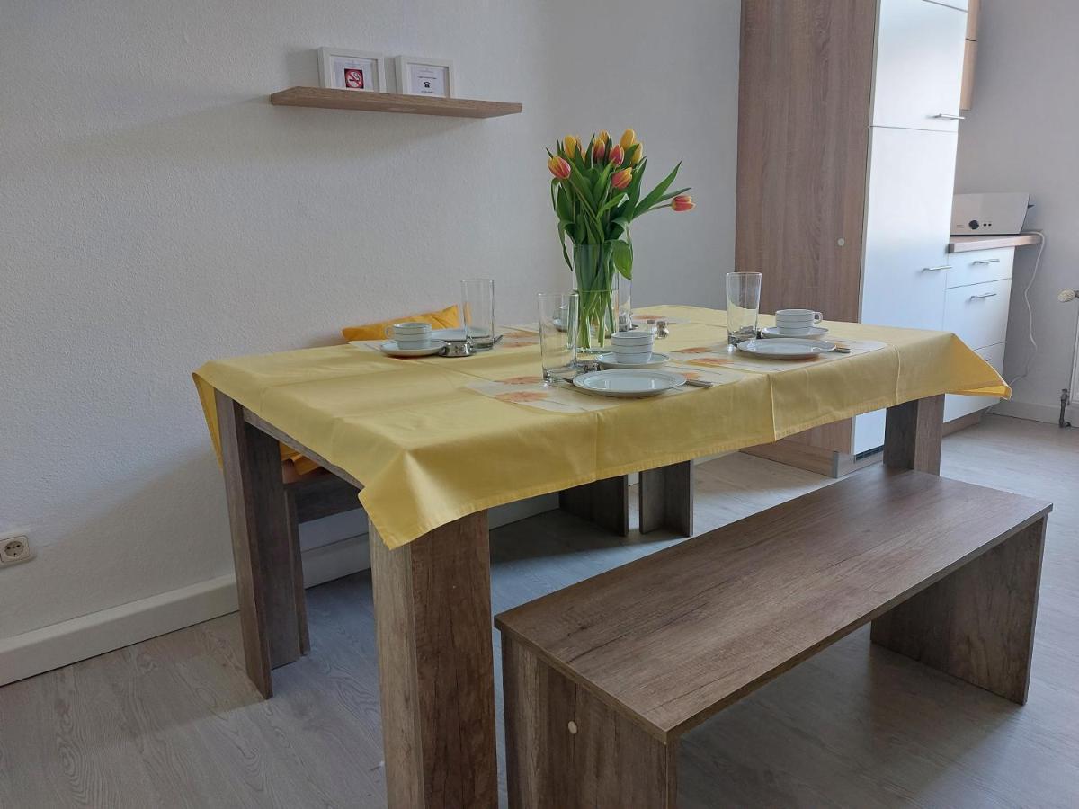 Schoene Zwei-Zimmer-Wohnung "W2" Mit 4 Einzelbetten Und Wlan In Zwenkau Bei Leipzig Im Neuseenland Экстерьер фото