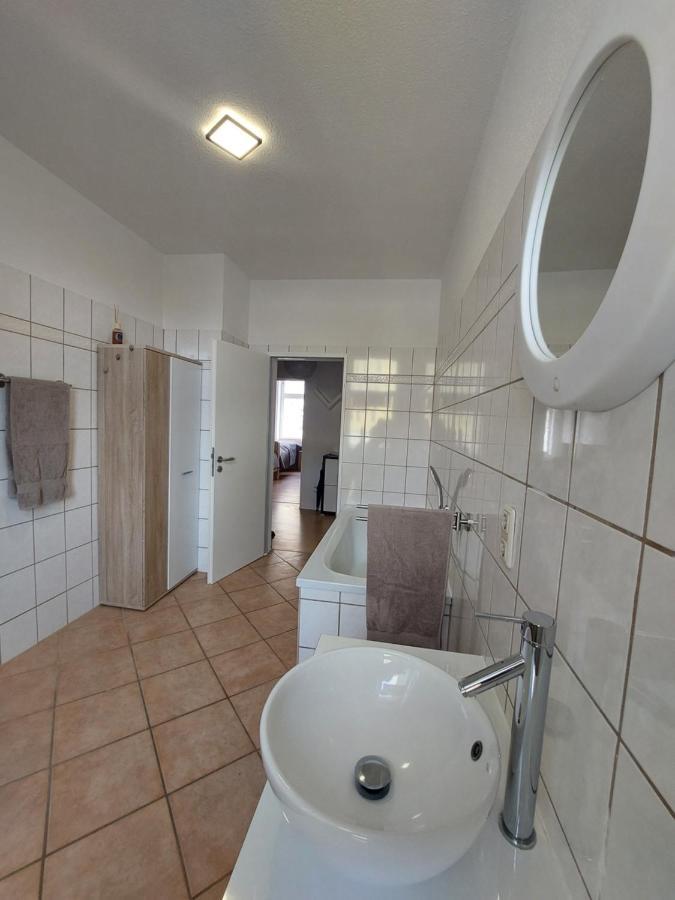 Schoene Zwei-Zimmer-Wohnung "W2" Mit 4 Einzelbetten Und Wlan In Zwenkau Bei Leipzig Im Neuseenland Экстерьер фото