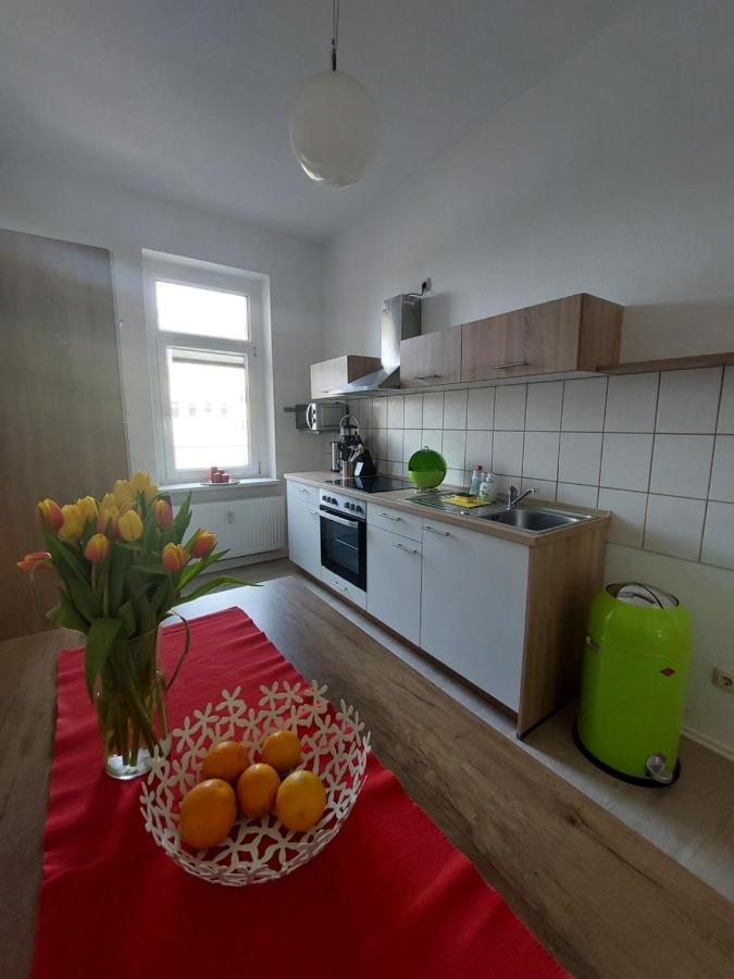 Schoene Zwei-Zimmer-Wohnung "W2" Mit 4 Einzelbetten Und Wlan In Zwenkau Bei Leipzig Im Neuseenland Экстерьер фото