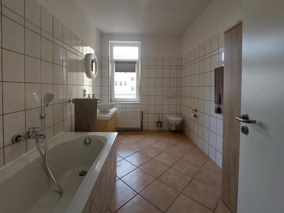 Schoene Zwei-Zimmer-Wohnung "W2" Mit 4 Einzelbetten Und Wlan In Zwenkau Bei Leipzig Im Neuseenland Экстерьер фото