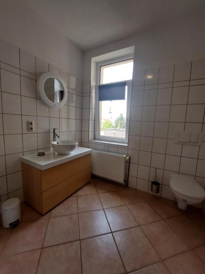 Schoene Zwei-Zimmer-Wohnung "W2" Mit 4 Einzelbetten Und Wlan In Zwenkau Bei Leipzig Im Neuseenland Экстерьер фото